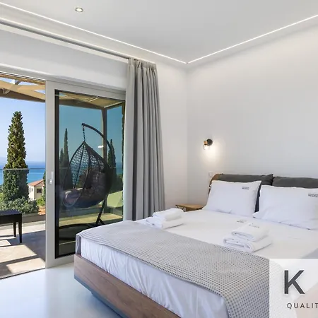 Βίλα Blue Pearl With Private Pool In Afrato Village! Infinite Sea Views! Τραπεζάκι