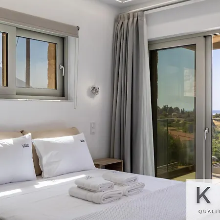Blue Pearl With Private Pool In Afrato Village! Infinite Sea Views! Τραπεζάκι