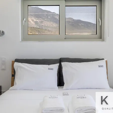 Blue Pearl With Private Pool In Afrato Village! Infinite Sea Views! וילה טרפזאקי