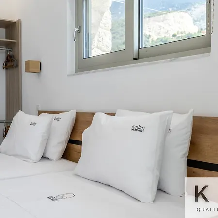 Blue Pearl With Private Pool In Afrato Village! Infinite Sea Views! וילה *